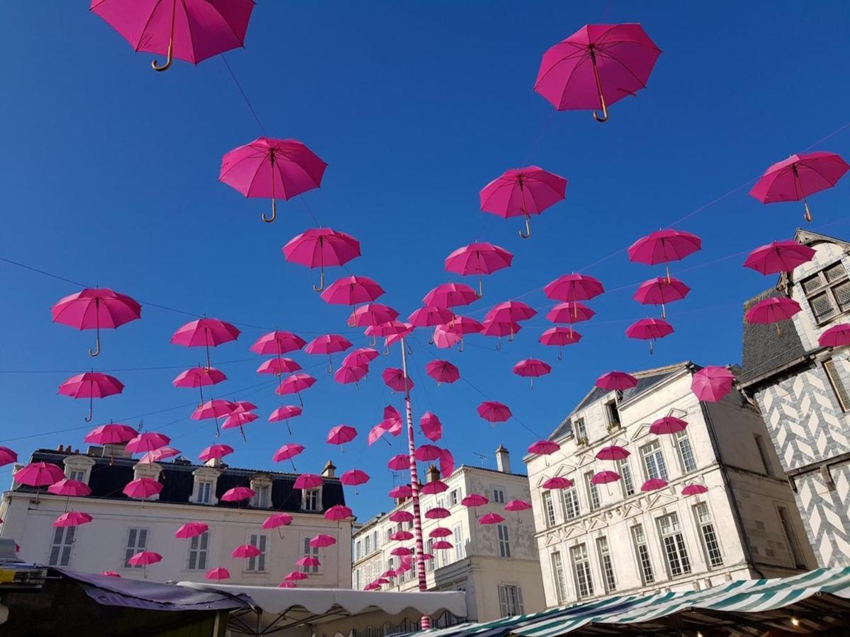 Studio Renove Au Coeur De La Rochelle, Marche A 25M, 2 Personnes, Wifi - Fr-1-535-43 لا روشيل المظهر الخارجي الصورة